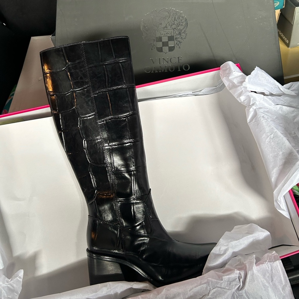 Women’s Vince Camuto boots size 7 1/2 black color